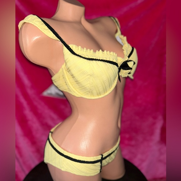 “D” L Vintage Betsey Johnson yellow rose bikini dollbaby retro dollbaby black - Picture 15 of 16
